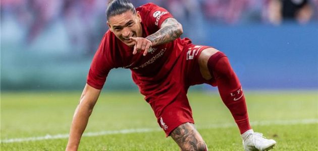 تقارير توضح طبيعة إصابة داروين نونيز بعد استبعاده من معسكر أوروجواي