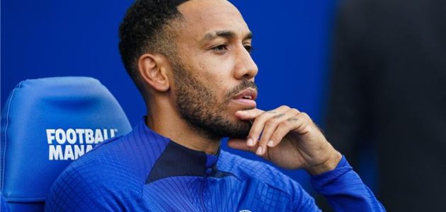 تقارير: تشيلسي يدرس فسخ عقد أوباميانج بسبب برشلونة